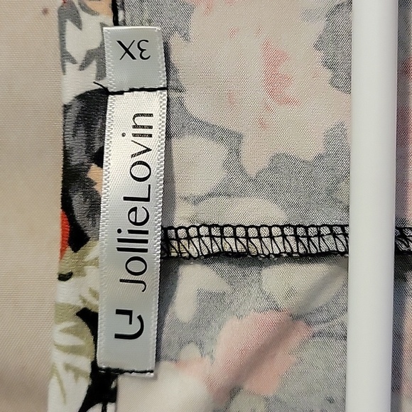 Jollie Lovin floral woman's tunic 3X - Picture 2 of 4